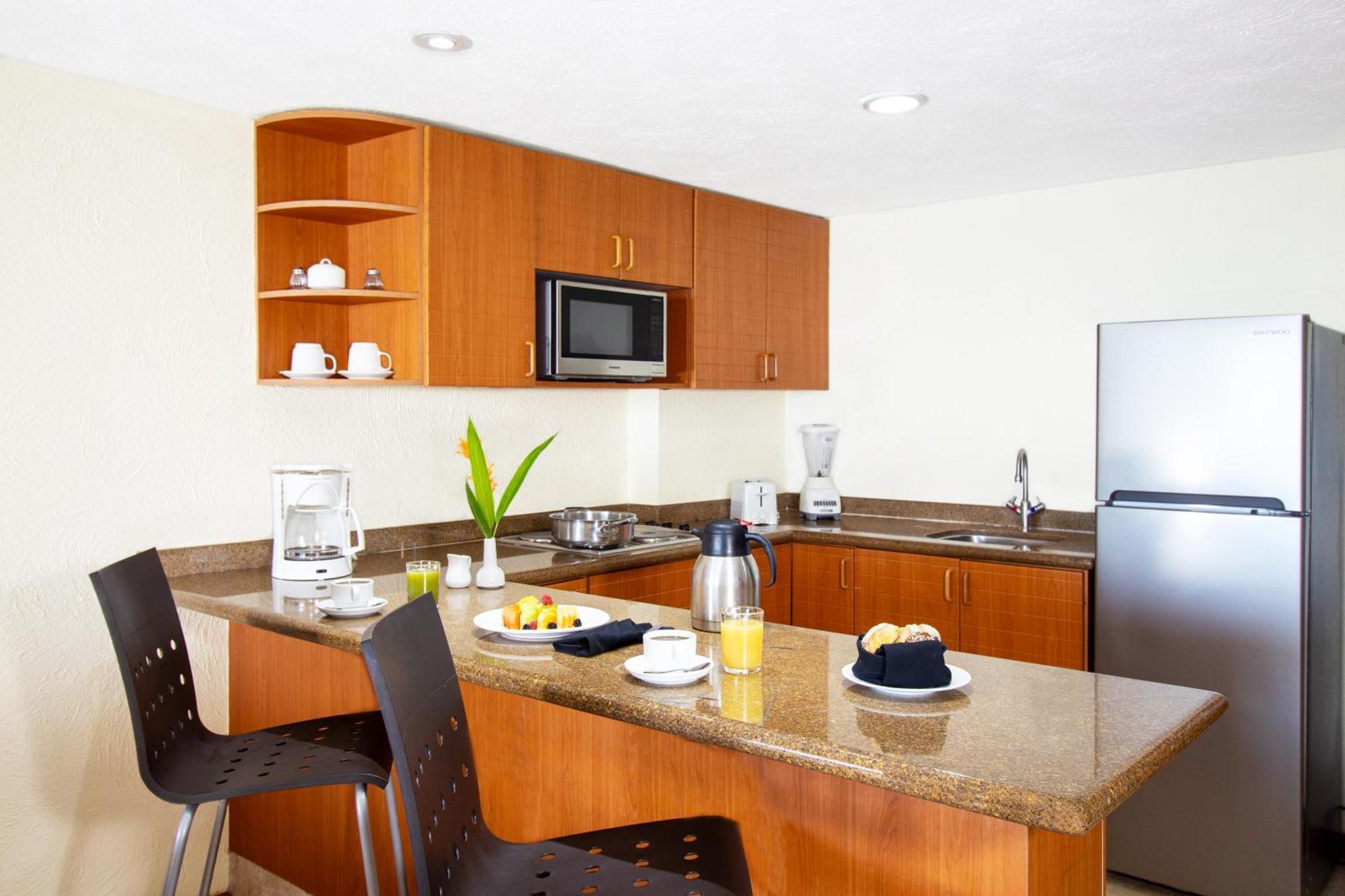 Plaza Pelicanos Grand Beach Resort All Inclusive Puerto Vallarta Buitenkant foto