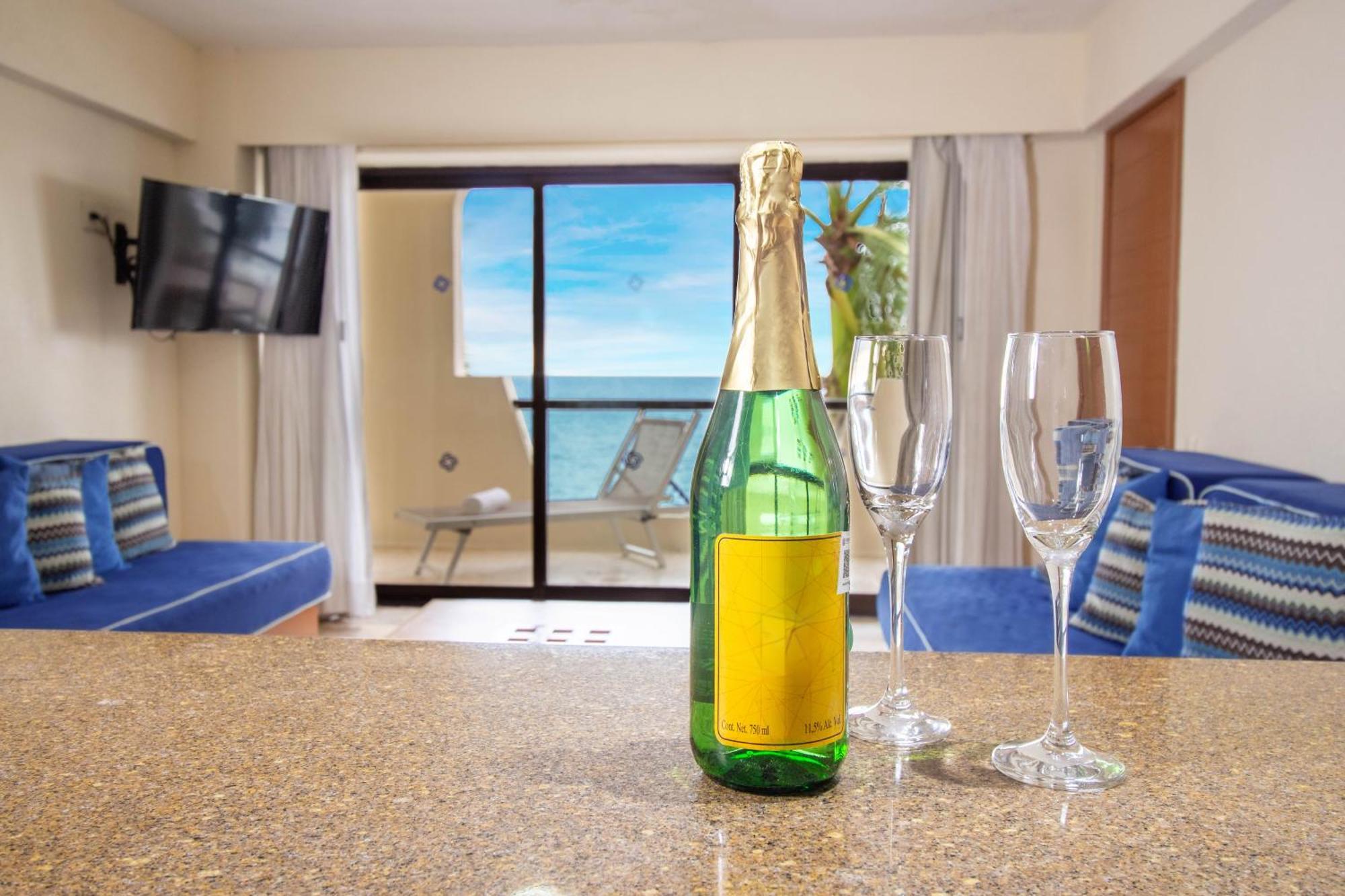 Plaza Pelicanos Grand Beach Resort All Inclusive Puerto Vallarta Buitenkant foto
